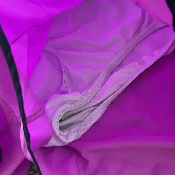 Victoria secret shorts size small - Picture 2 of 3